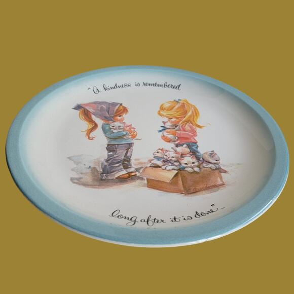 Vintage 1972 Gigi's Collector Plate of Girls with Kittens by American Greetings - Picture 2 of 6